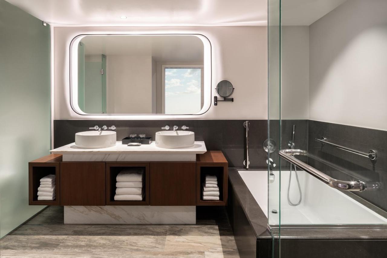 Hokupa'a - Luxuriöse Suite mit 1 Schlafzimmer, Kingsize-Bett und Meerblick